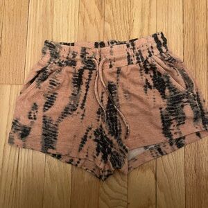 Girls Fornia shorts size M